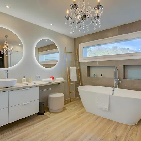 View With Private Pool فيلة *